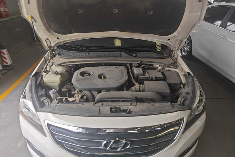 Used Hyundai Mistra 2014 1.8L Automatic Deluxe DLX Model Engine Bay