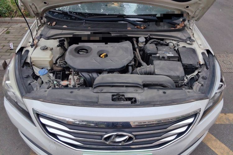 Used Hyundai Mistra 2014 1.8L Automatic Deluxe DLX Model Engine Bay