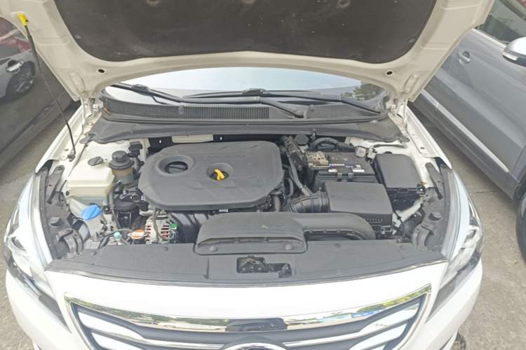 Used Hyundai Mistra 2014 1.8L Automatic Smart GLS Engine Bay