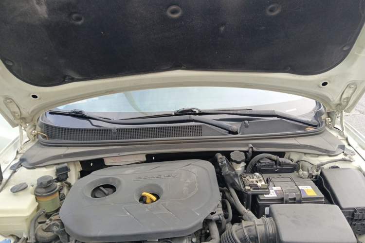 Used Hyundai Mistra 2014 1.8L Automatic Smart GLS Engine Bay