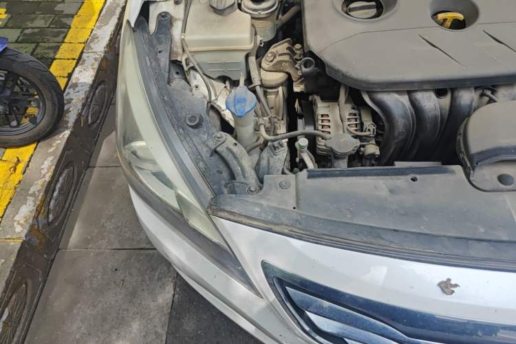 Used Hyundai Mistra 2014 1.8L Automatic Smart GLS Engine Bay Right