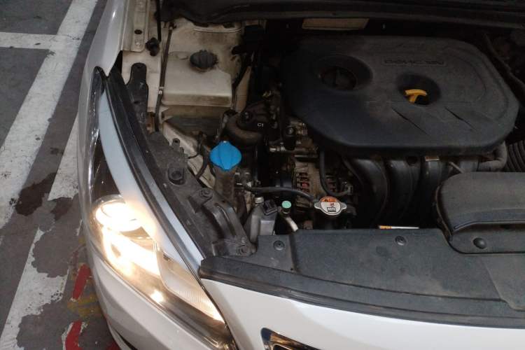 Used Hyundai Mistra 2014 1.8L Automatic Deluxe DLX Model Engine Bay Right