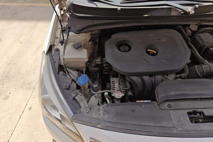 Used Hyundai Mistra 2014 1.8L Automatic Deluxe DLX Model Engine Bay Right