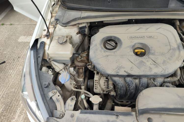 Used Hyundai Mistra 2014 1.8L Automatic Deluxe DLX Model Engine Bay Right