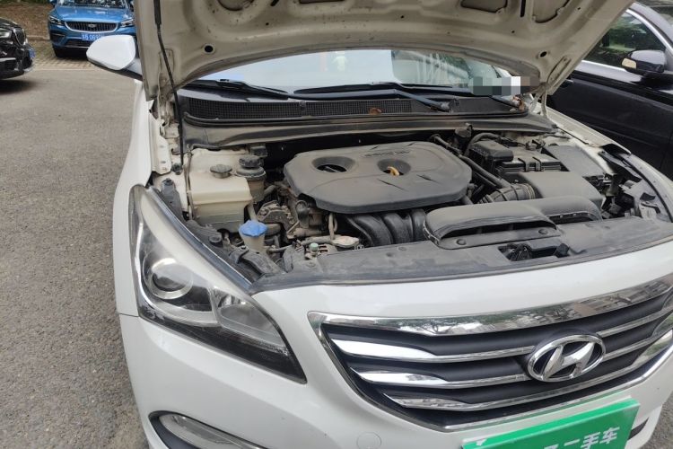Used Hyundai Mistra 2014 1.8L Automatic Comfort Model GL Engine Bay Right