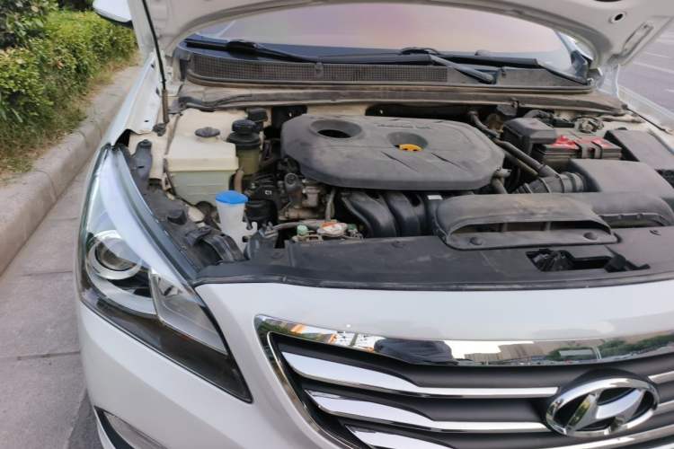 Used Hyundai Mistra 2014 1.8L Automatic Smart GLS Engine Bay Right