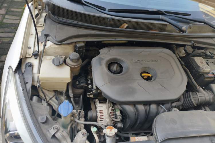 Used Hyundai Mistra 2014 1.8L Automatic Smart GLS Engine Bay Right