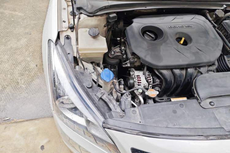 Used Hyundai Mistra 2014 1.8L Automatic Deluxe DLX Model Engine Bay Right