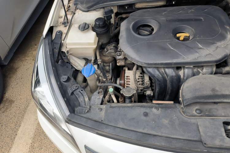 Used Hyundai Mistra 2014 1.8L Automatic Smart GLS Engine Bay Right