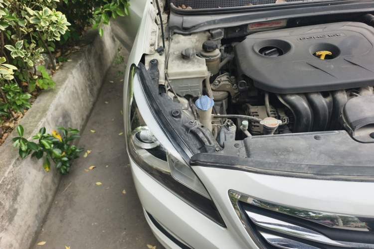 Used Hyundai Mistra 2014 1.8L Automatic Smart GLS Engine Bay Right