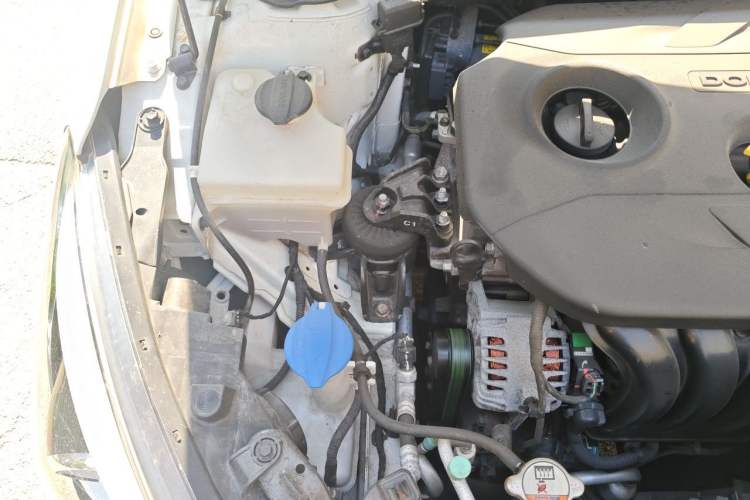 Used Hyundai Mistra 2014 1.8L Automatic Deluxe DLX Model Engine Bay Right
