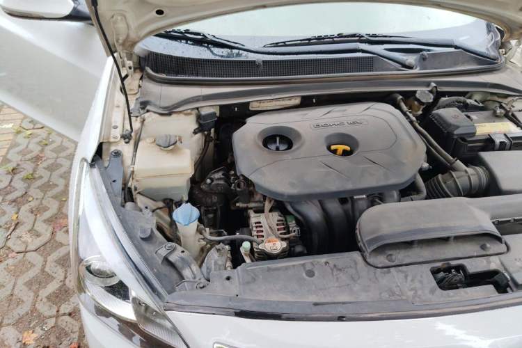 Used Hyundai Mistra 2014 1.8L Automatic Deluxe DLX Model Engine Bay Right