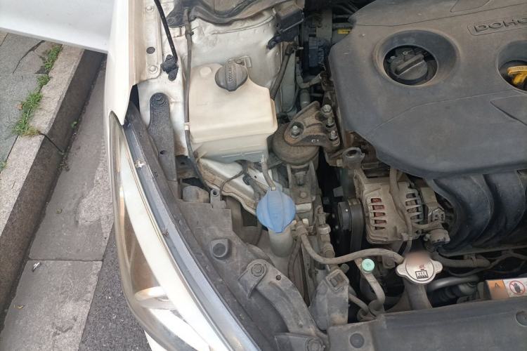 Used Hyundai Mistra 2014 1.8L Automatic Deluxe DLX Model Engine Bay Right