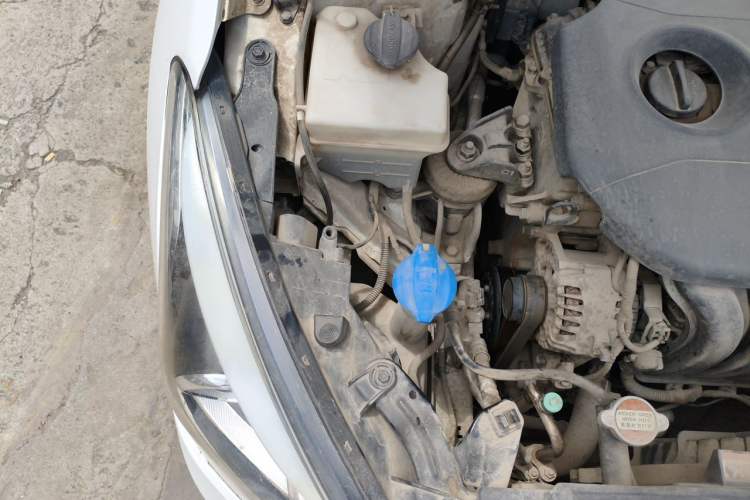 Used Hyundai Mistra 2014 1.8L Automatic Deluxe DLX Model Engine Bay Right