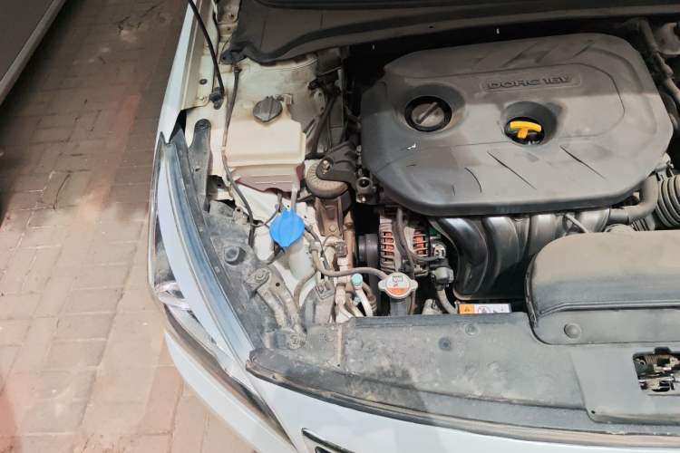 Used Hyundai Mistra 2014 1.8L Automatic Deluxe DLX Model Engine Bay Right