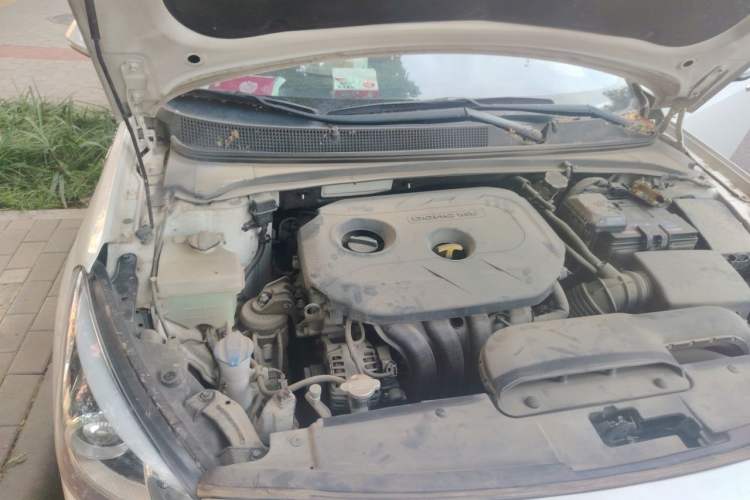 Used Hyundai Mistra 2014 1.8L Automatic Deluxe DLX Model Engine Bay Right