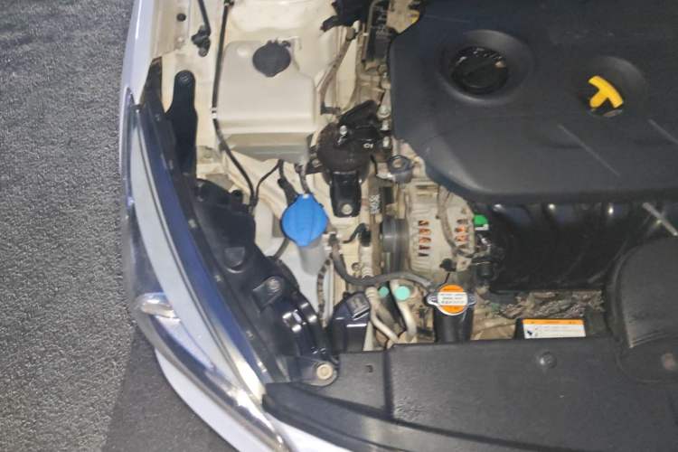 Used Hyundai Mistra 2014 1.8L Automatic Deluxe DLX Model Engine Bay Right