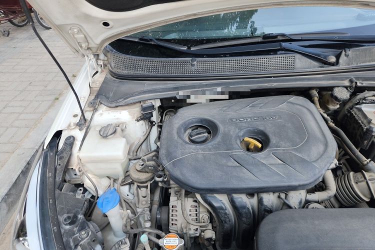 Used Hyundai Mistra 2014 1.8L Automatic Deluxe DLX Model Engine Bay Right