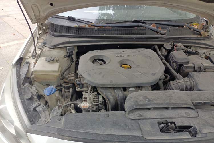 Used Hyundai Mistra 2014 1.8L Automatic Deluxe DLX Model Engine Bay Right