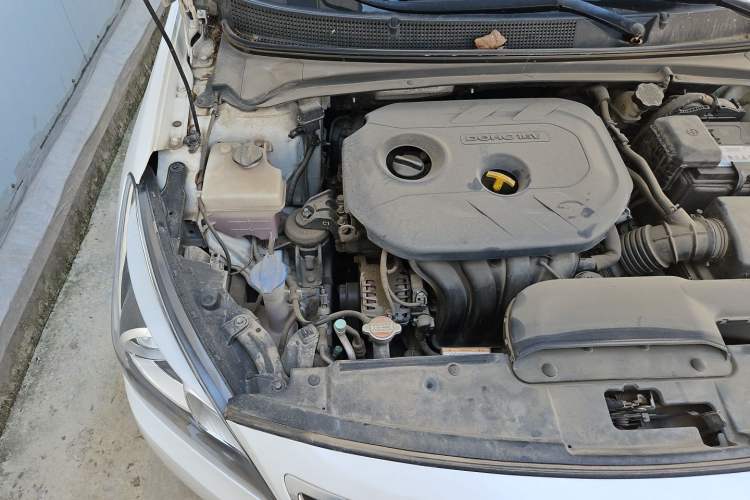Used Hyundai Mistra 2014 1.8L Automatic Deluxe DLX Model Engine Bay Right