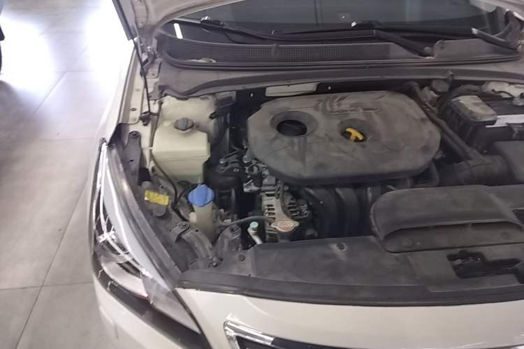 Used Hyundai Mistra 2014 1.8L Automatic Deluxe DLX Model Engine Bay Right