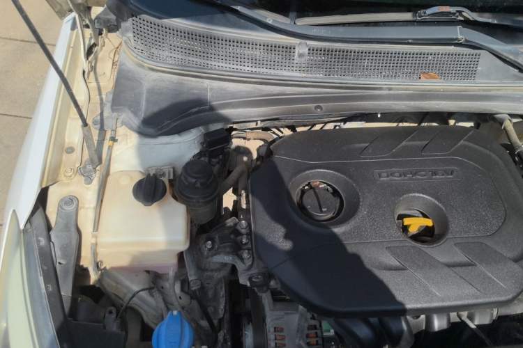 Used Hyundai Mistra 2014 1.8L Automatic Smart GLS Engine Bay Right