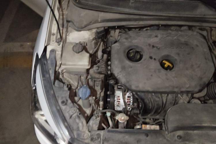 Used Hyundai Mistra 2014 1.8L Automatic Deluxe DLX Model Engine Bay Right