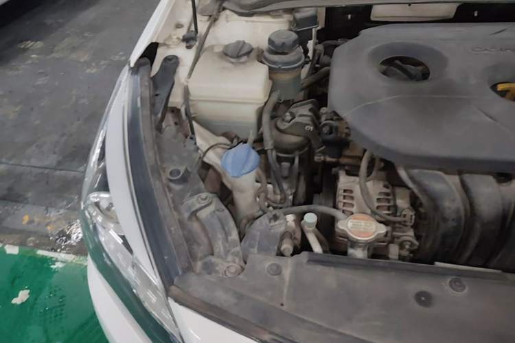 Used Hyundai Mistra 2014 1.8L Automatic Smart GLS Engine Bay Right