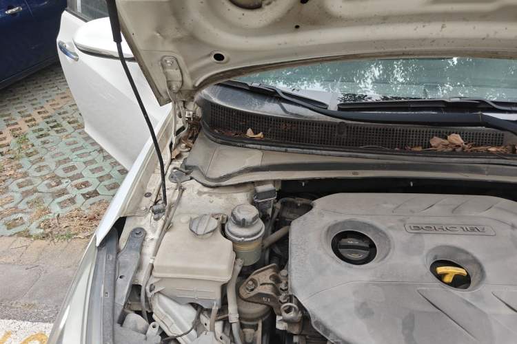 Used Hyundai Mistra 2014 1.8L Automatic Comfort Model GL Engine Bay Right