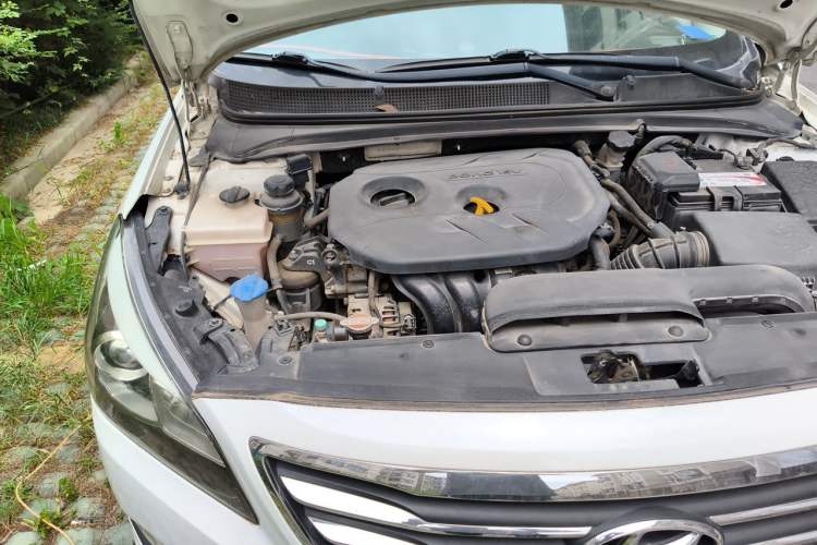 Used Hyundai Mistra 2014 1.8L Automatic Smart GLS Engine Bay Right
