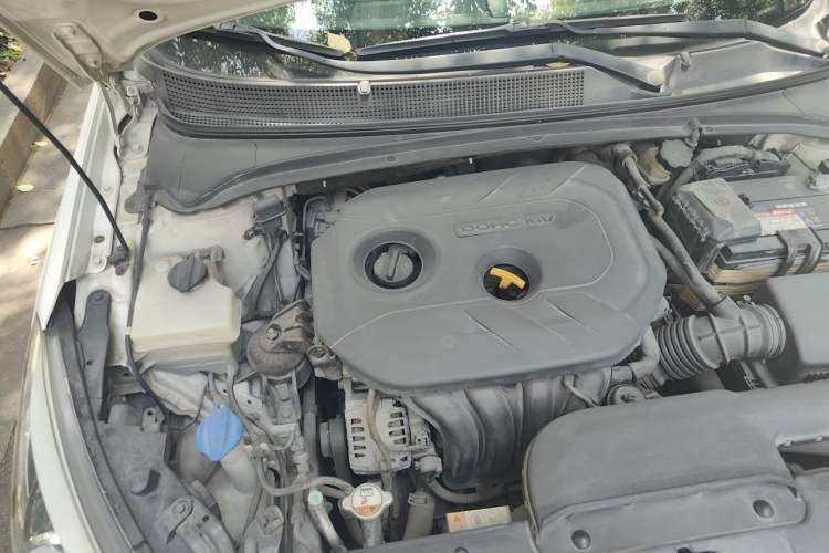 Used Hyundai Mistra 2014 1.8L Automatic Deluxe DLX Model Engine Bay Right