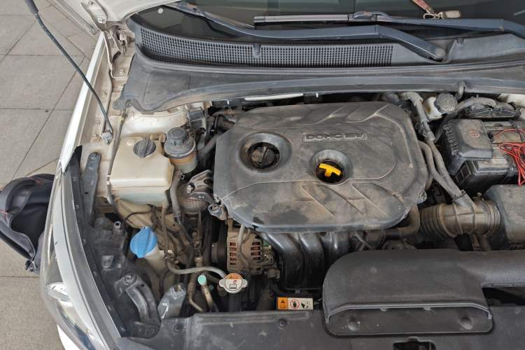 Used Hyundai Mistra 2014 1.8L Automatic Smart GLS Engine Bay Right