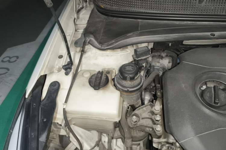 Used Hyundai Mistra 2014 1.8L Automatic Smart GLS Engine Bay Right