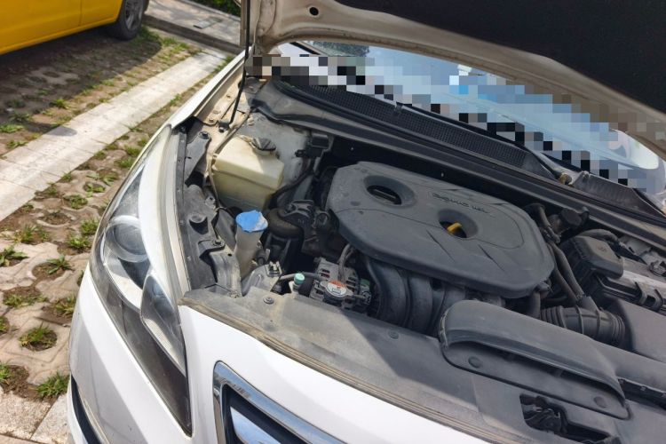 Used Hyundai Mistra 2014 1.8L Automatic Deluxe DLX Model Engine Bay Right