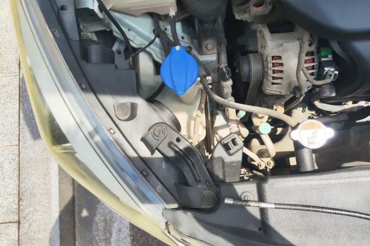 Used Hyundai Mistra 2014 1.8L Automatic Deluxe DLX Model Engine Bay Right