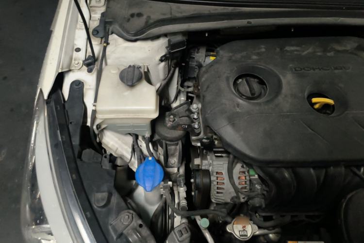 Used Hyundai Mistra 2014 1.8L Automatic Deluxe DLX Model Engine Bay Right