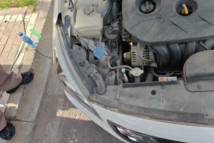 Used Hyundai Mistra 2014 1.8L Automatic Deluxe DLX Model Engine Bay Right