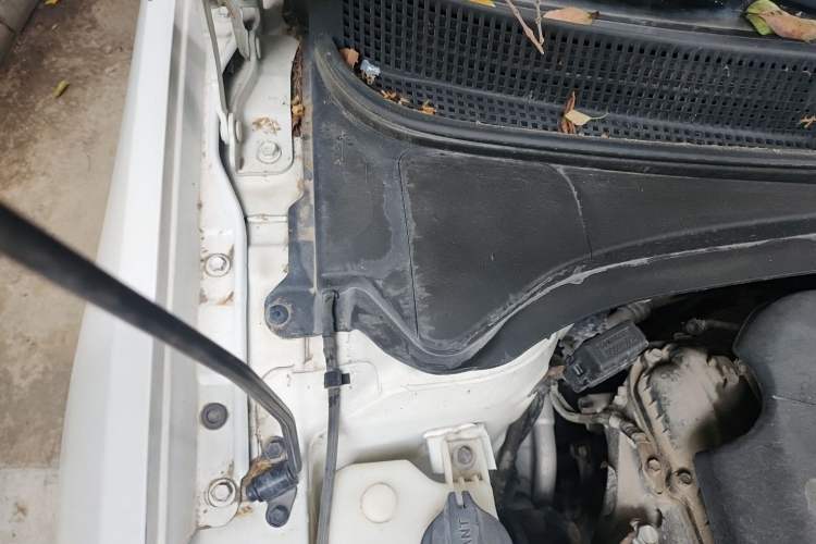Used Hyundai Mistra 2014 1.8L Automatic Deluxe DLX Model Engine Bay Right