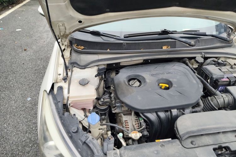 Used Hyundai Mistra 2014 1.8L Automatic Deluxe DLX Model Engine Bay Right
