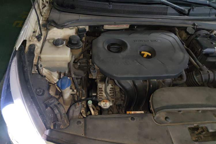 Used Hyundai Mistra 2014 1.8L Automatic Smart GLS Engine Bay Right