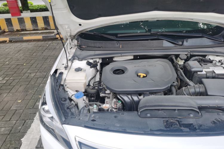 Used Hyundai Mistra 2014 1.8L Automatic Deluxe DLX Model Engine Bay Right