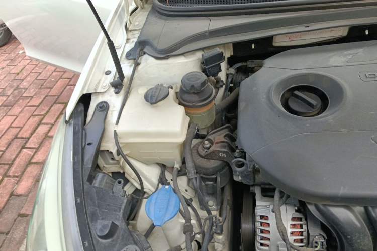 Used Hyundai Mistra 2014 1.8L Automatic Smart GLS Engine Bay Right