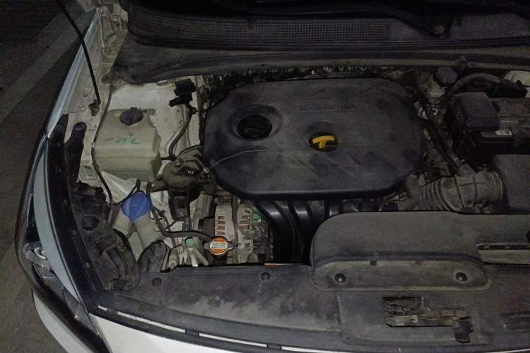 Used Hyundai Mistra 2014 1.8L Automatic Deluxe DLX Model Engine Bay Right