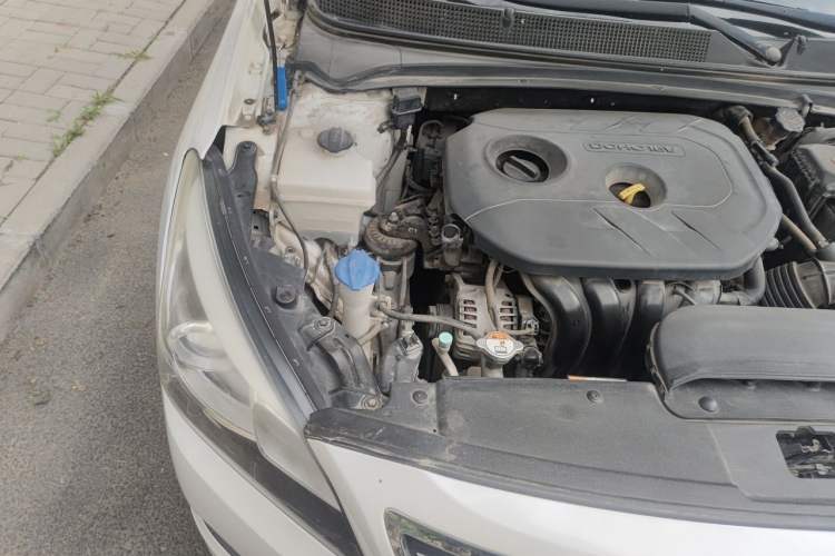 Used Hyundai Mistra 2014 1.8L Automatic Deluxe DLX Model Engine Bay Right