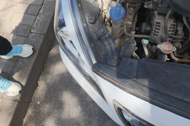 Used Hyundai Mistra 2014 1.8L Automatic Deluxe DLX Model Engine Bay Right