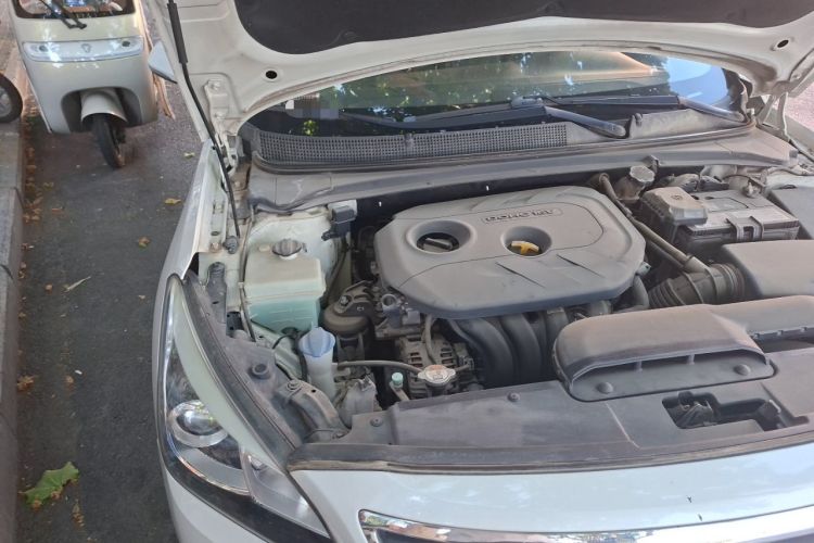 Used Hyundai Mistra 2014 1.8L Automatic Deluxe DLX Model Engine Bay Right