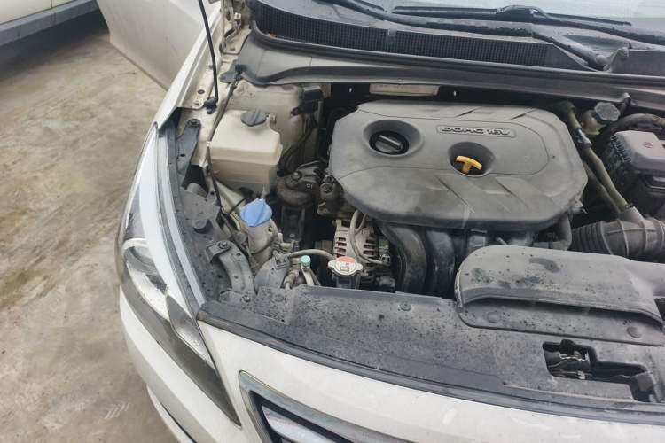 Used Hyundai Mistra 2014 1.8L Automatic Deluxe DLX Model Engine Bay Right