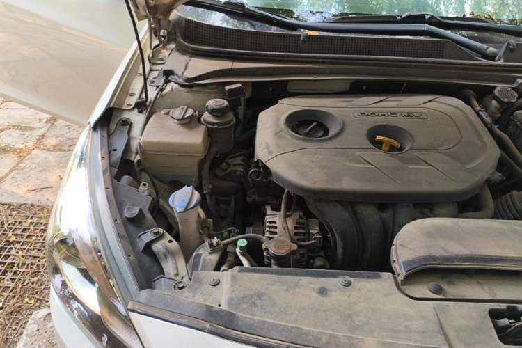 Used Hyundai Mistra 2014 1.8L Automatic Smart GLS Engine Bay Right