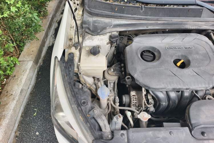 Used Hyundai Mistra 2014 1.8L Automatic Deluxe DLX Model Engine Bay Right