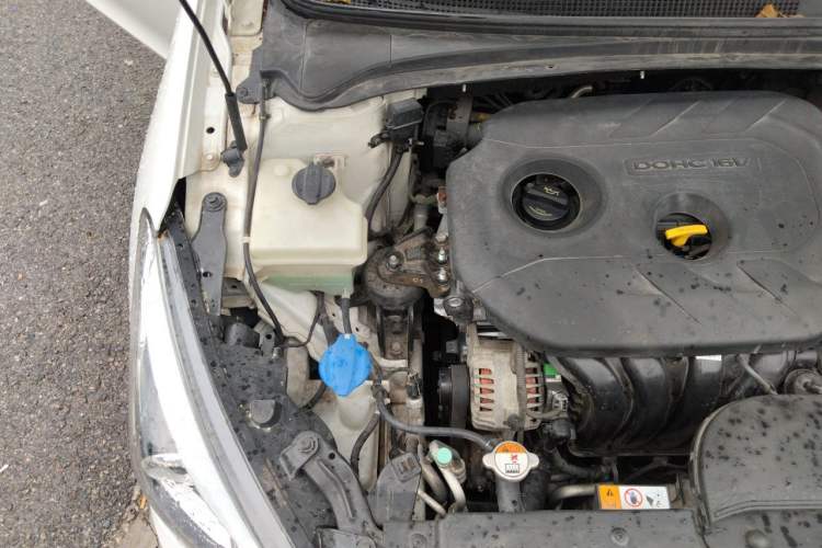 Used Hyundai Mistra 2014 1.8L Automatic Deluxe DLX Model Engine Bay Right